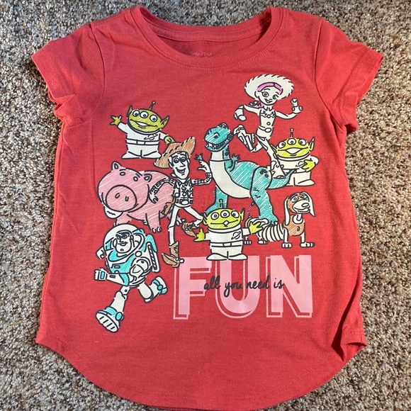 Girls size 4/5 bundle 3 tees and 2 shorts - Picture 4 of 6